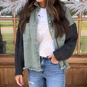 KNIT SLEEVED DENIM JACKET